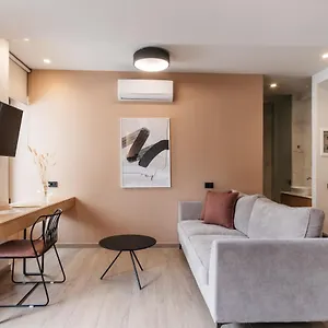 https://the-city-hotel-suites.rethymnohotels.net